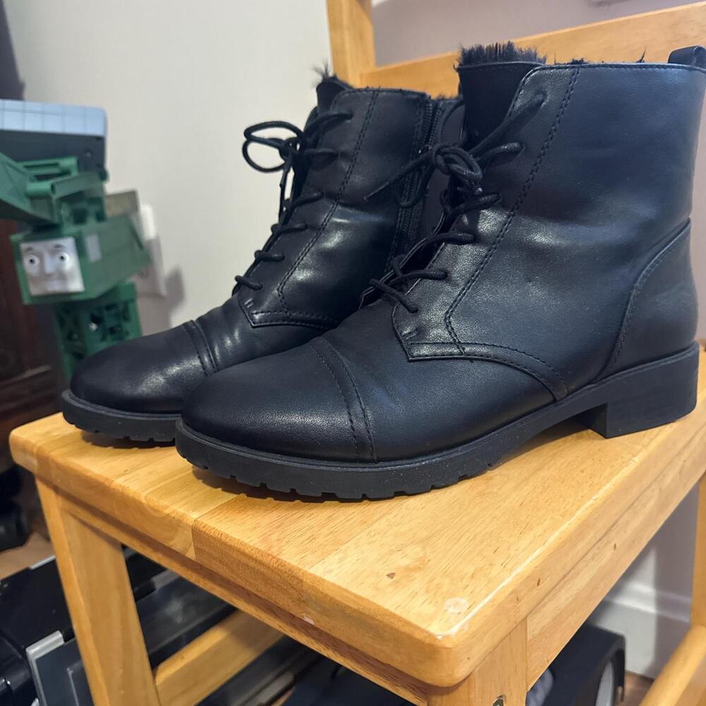 Size 8.5 leather upper aldo
